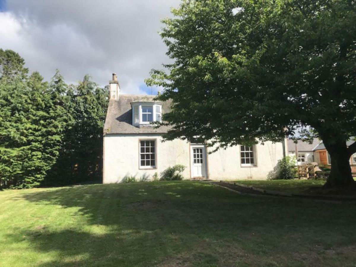 אבוין Traditional Family Home In Royal Deeside מראה חיצוני תמונה
