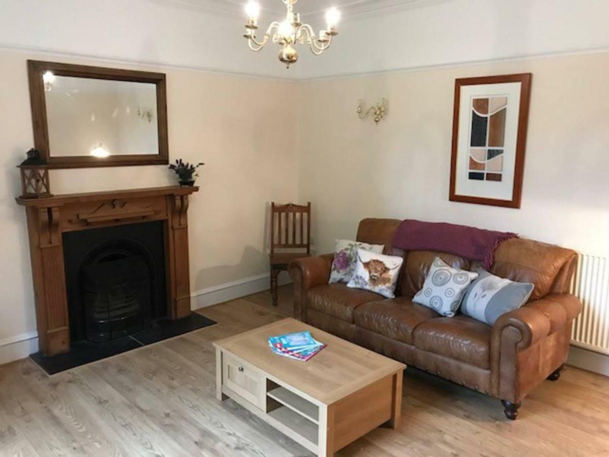 אבוין Traditional Family Home In Royal Deeside מראה חיצוני תמונה