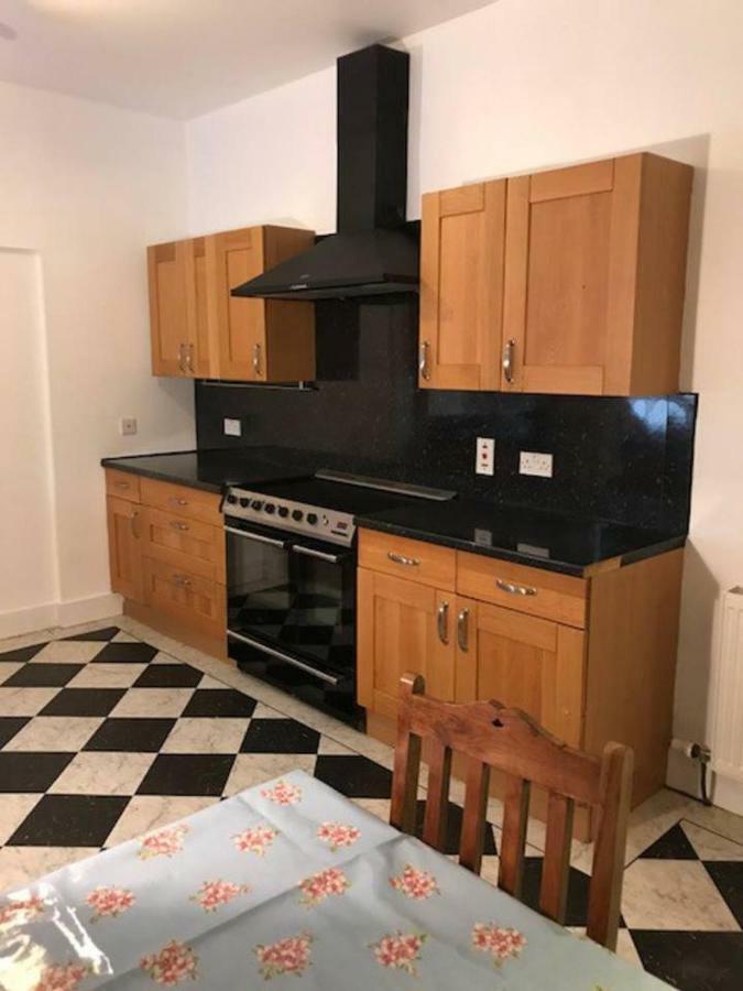 אבוין Traditional Family Home In Royal Deeside מראה חיצוני תמונה
