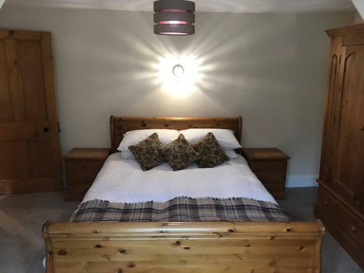 אבוין Traditional Family Home In Royal Deeside מראה חיצוני תמונה