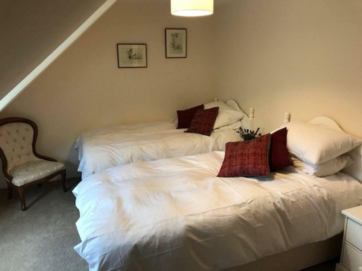 אבוין Traditional Family Home In Royal Deeside מראה חיצוני תמונה